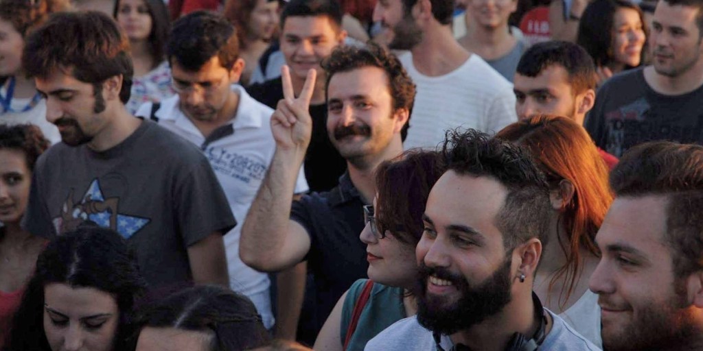 İzmir’de gözaltına alınan sendikacı Yazıcı: Geride serbest kalmamıza dahi sevinemememizin hüznü kaldı